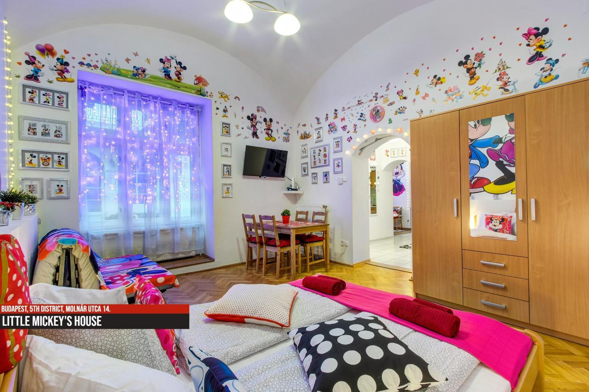 Little Americas Main Street Apartments Budapest Esterno foto